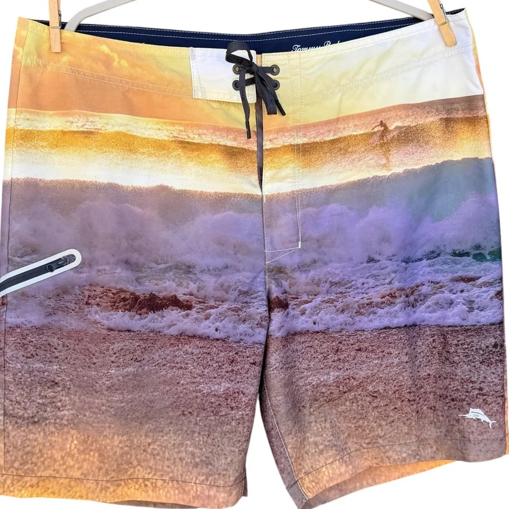 Tommy Bahama Board Shorts Size 38 Beach Swim trunks Artist Series SPF 30 NWT - Picture 1 of 7